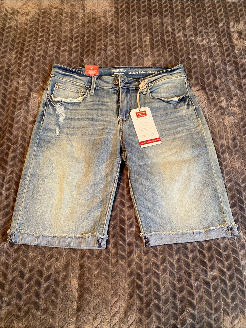 Signature Levi Denim Modern Skinny Women’s Jean Shorts - Light Blue